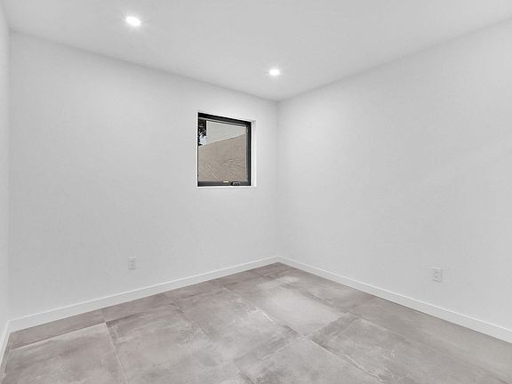 4th image of 2460 SW 58th Mnr