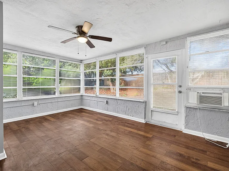 9115 Ledgestone Ln — Photo 17