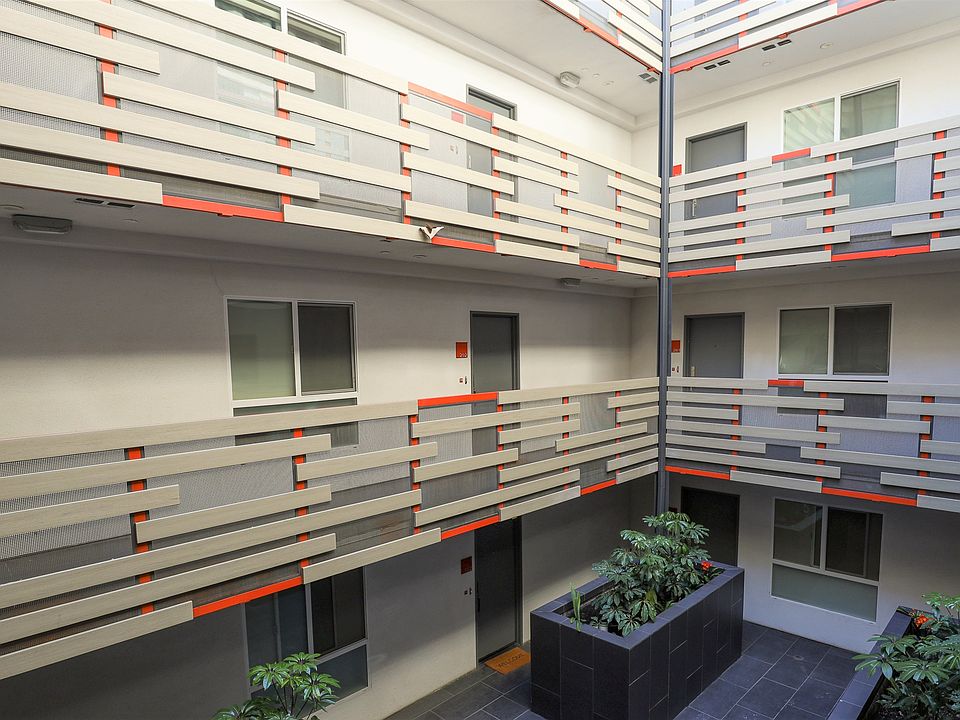 Courtyard of Colby Missouri