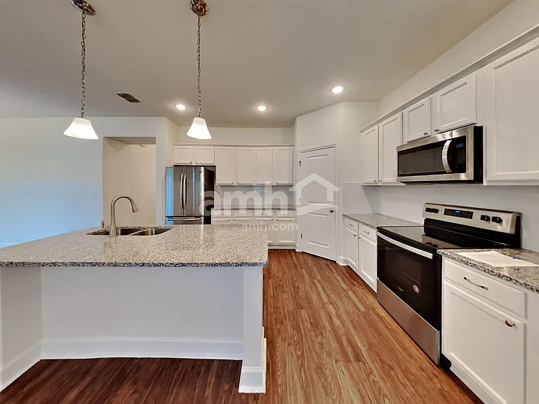 2450 Ixora Ct — Photo 4