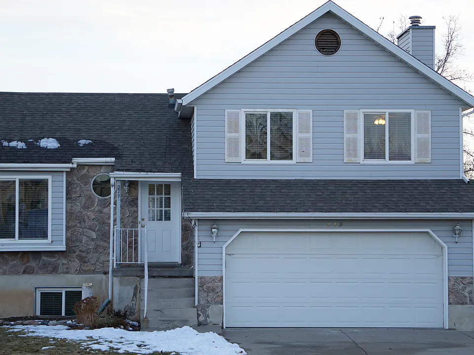 229 W 1850 N