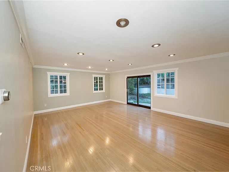 2217 Loma Verde Dr — Photo 5