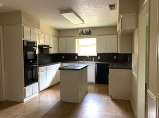 1910 Warwick Cir E, Longview, TX 75601