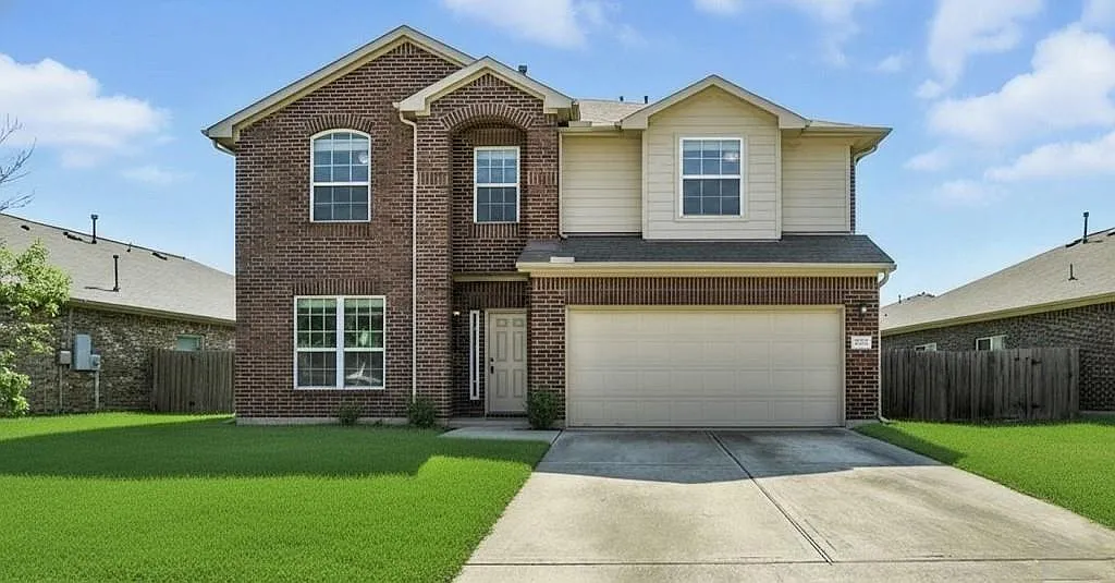5 bed, 3.5 bath, 3104 sqft, $2,600 — Photo 1