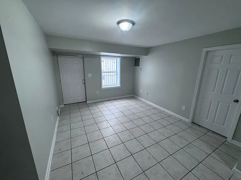 132 Fabyan Pl #1F — Photo 3