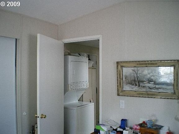 WASHER AND DRYER STACKED