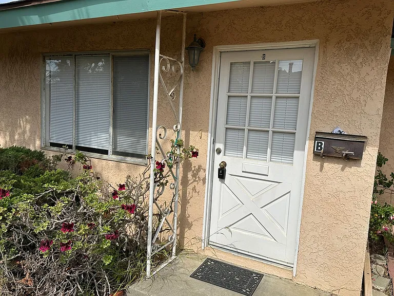 632 E Chapel St #B — Photo 2