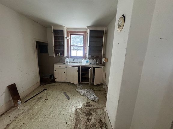4th image of 118 W Michigan Ave