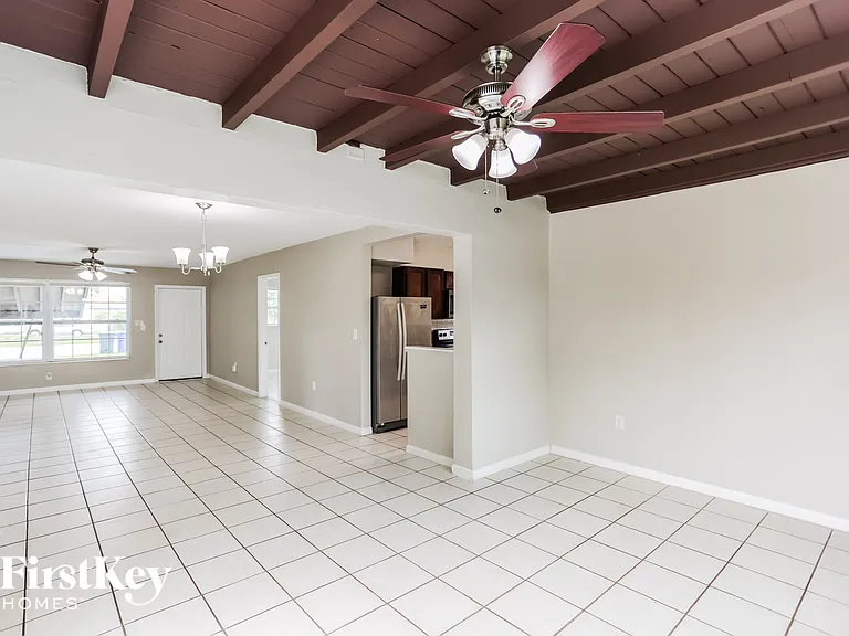 7231 McArthur Pkwy — Photo 5
