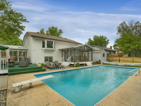 7925 N College Park Dr, Brooklyn Park, MN 55445