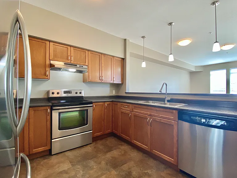 550 Island Hwy S — Photo 12