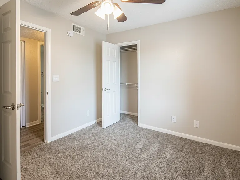 The Charlie Apartments — Photo 11