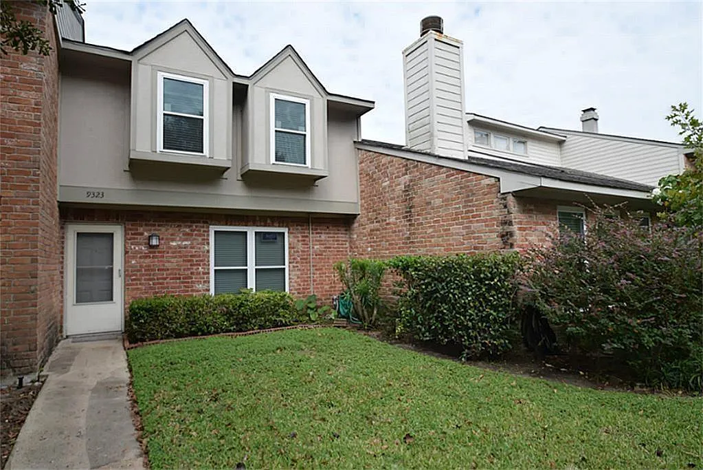 2 bed, 1.5 bath, 1176 sqft, $1,480 — Photo 1