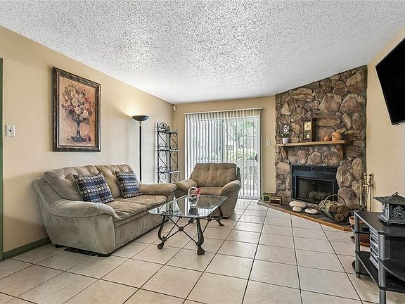2nd image of 734 Village Rd #D