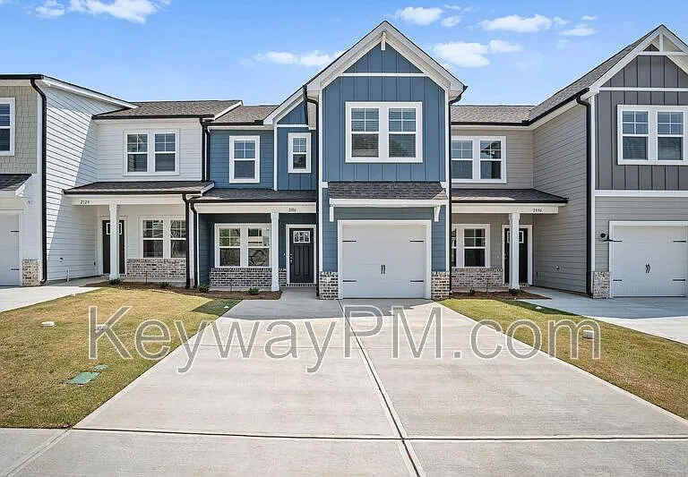 2106 SE Denmark Ave — Photo 2