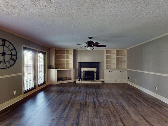 3rd image of 206 Fuller St