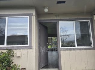 787 NE Alameda Ave, Roseburg, OR