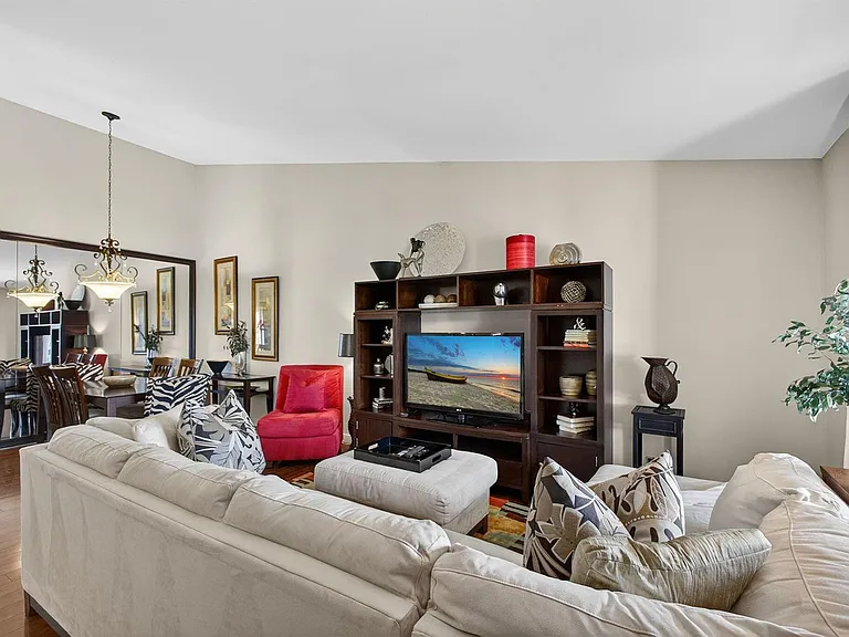 6485 Chasewood Dr #G — Photo 9