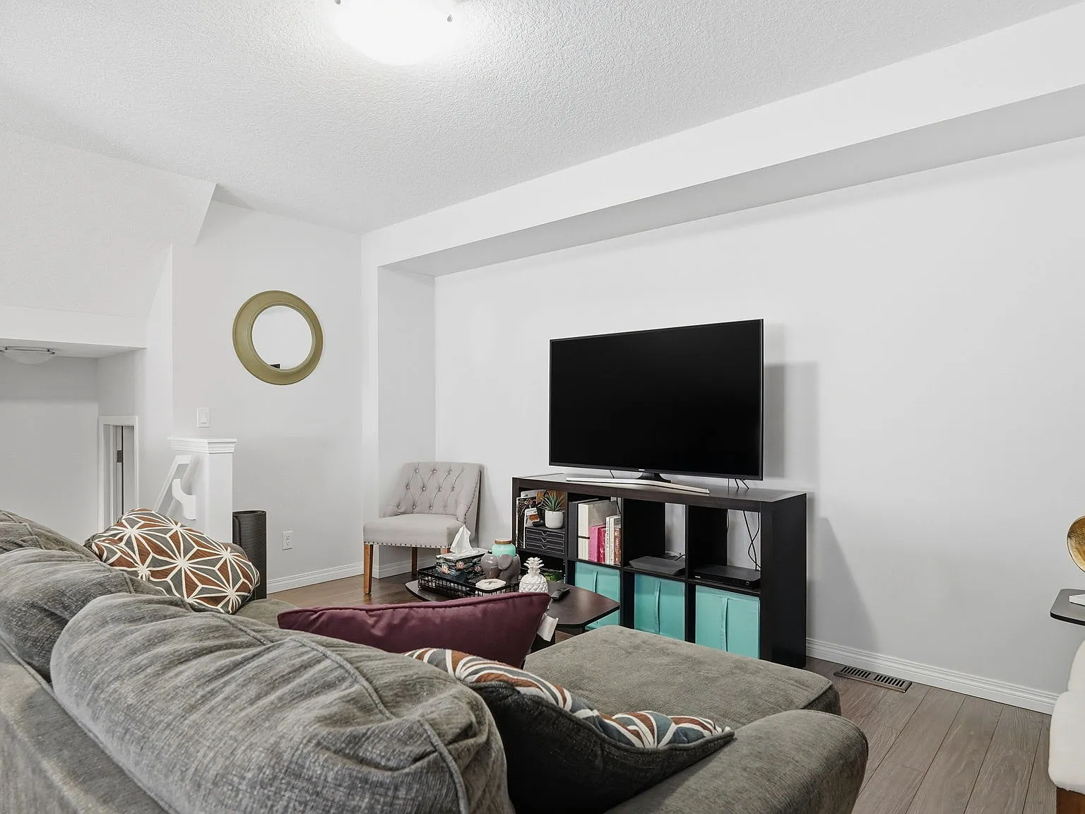 The Cityscape Townhome 2 Bed, 2.5 Bath with Heated Garage — Photo 2