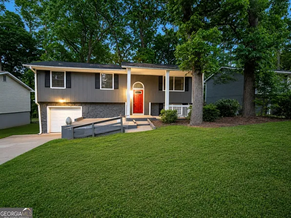2153 Cherokee Valley Cir, Lithonia, GA 30058