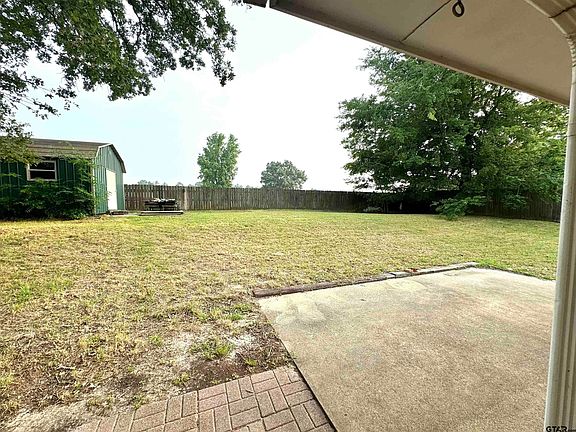 5th image of 10881 Mosswood Dr