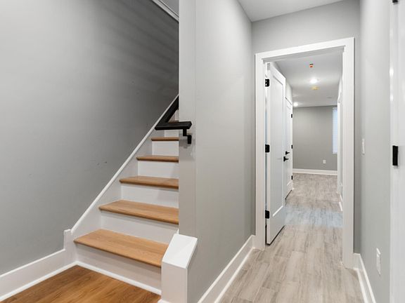 5th image of 3037 W Sedgley Ave #1