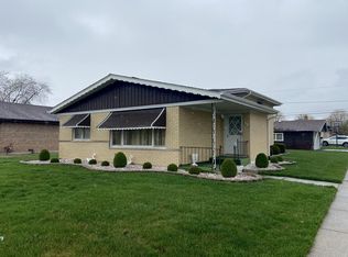 5352 W Alexander Pl, Oak Lawn, IL 60453