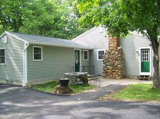 8 Spruce Trl, Danbury, CT 06811