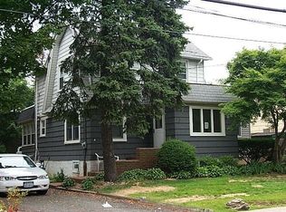 922 Northfield Rd, Woodmere, NY 11598