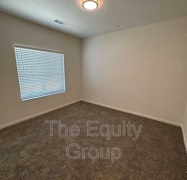 723 S Pinkham #102 — Photo 16