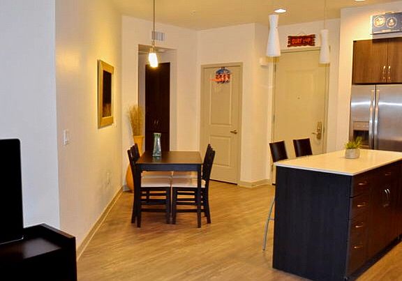 2nd image of 2530 Daisy Ave