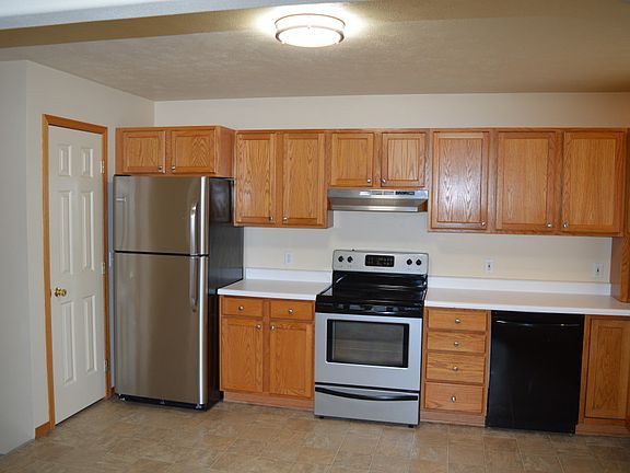 4th image of 402 Sharron Ln