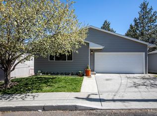 471 SE 9th St, Madras, OR 97741
