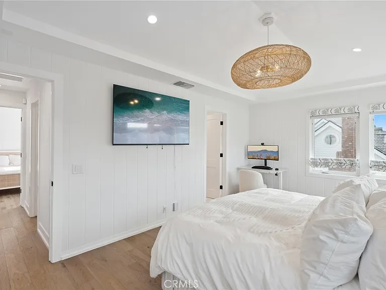 300 Coral Ave — Photo 19