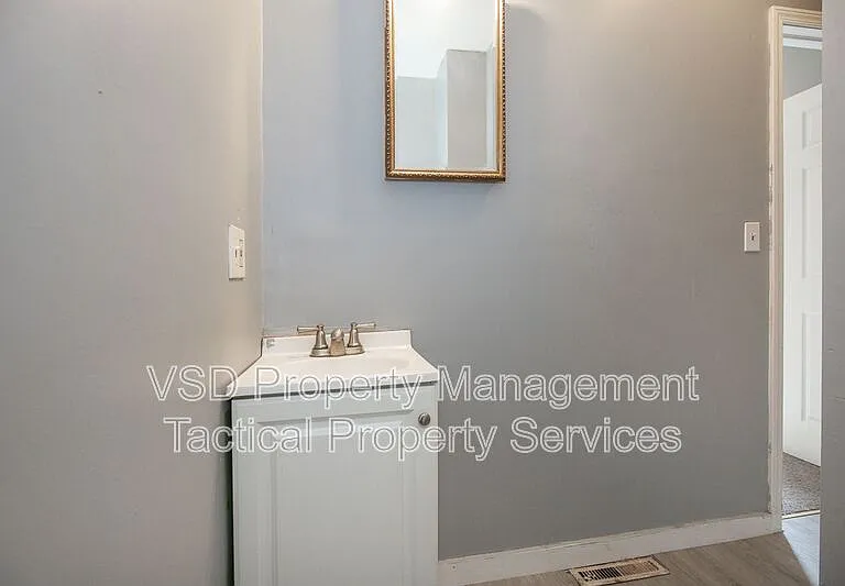 3651 E 55th St #3 — Photo 8