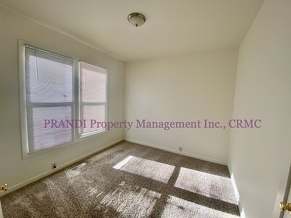 5th image of 9990 Oak St
