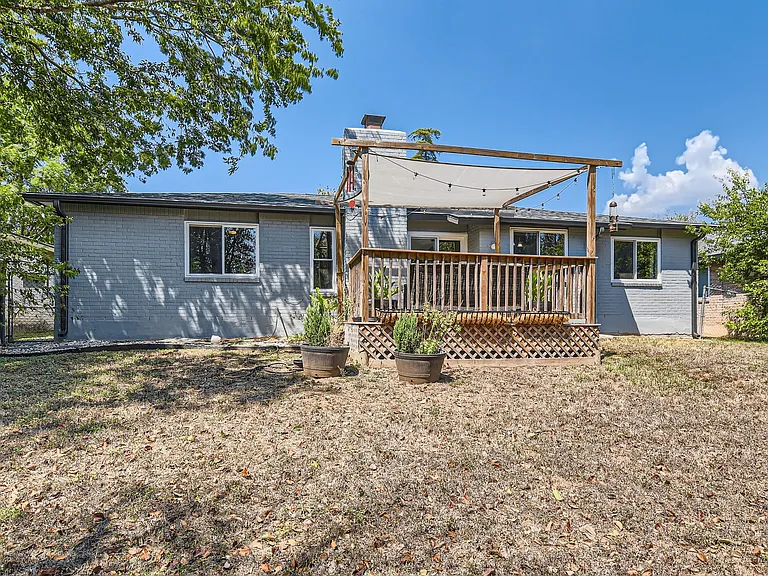 6101 London Dr — Photo 12
