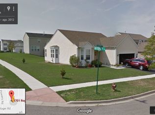 1701 Roger Rd, Woodstock, IL 60098