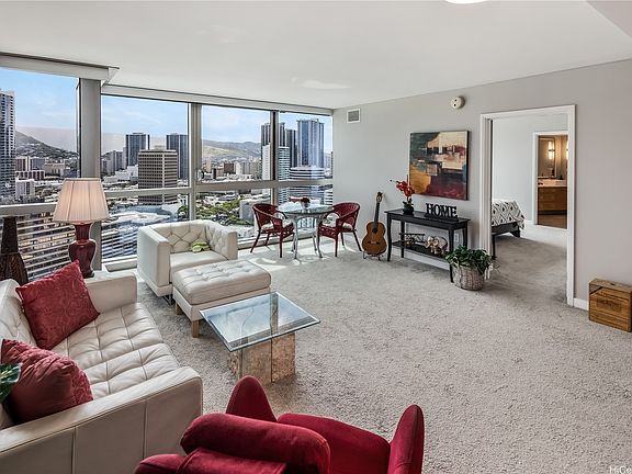 2nd image of 1177 Queen St APT 2601