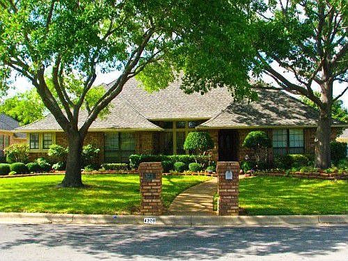 1st image of 4206 Brookhollow Dr