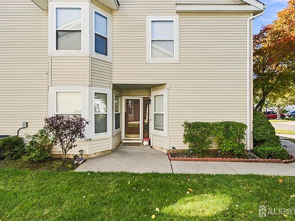2nd image of 220 Manahan Rd