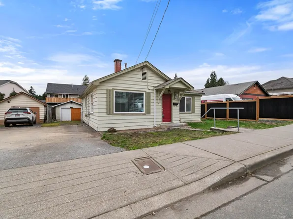 8825 Edward St, Chilliwack, BC V2P 4C8