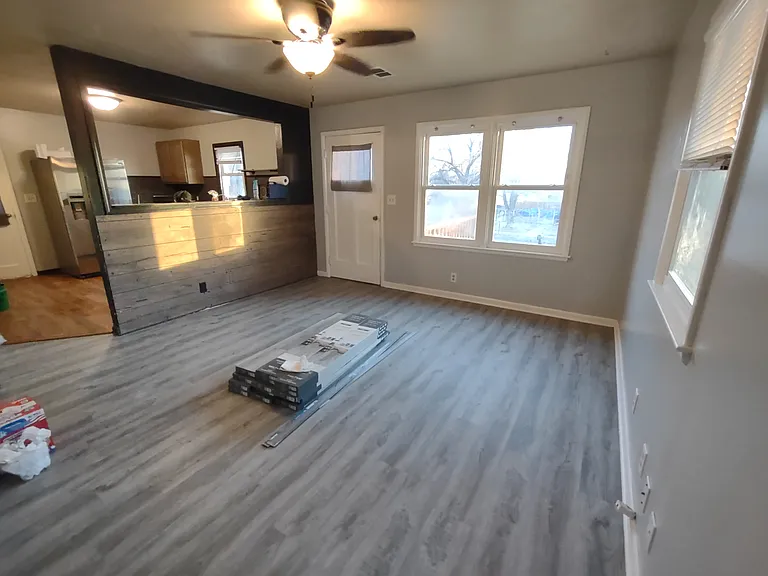 940 Judson St — Photo 5