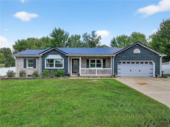 111 General Dr N, Uniontown, PA 15401