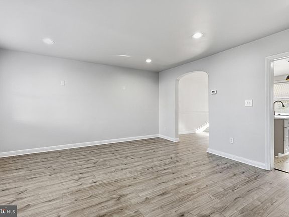 5th image of 4009 Century Rd