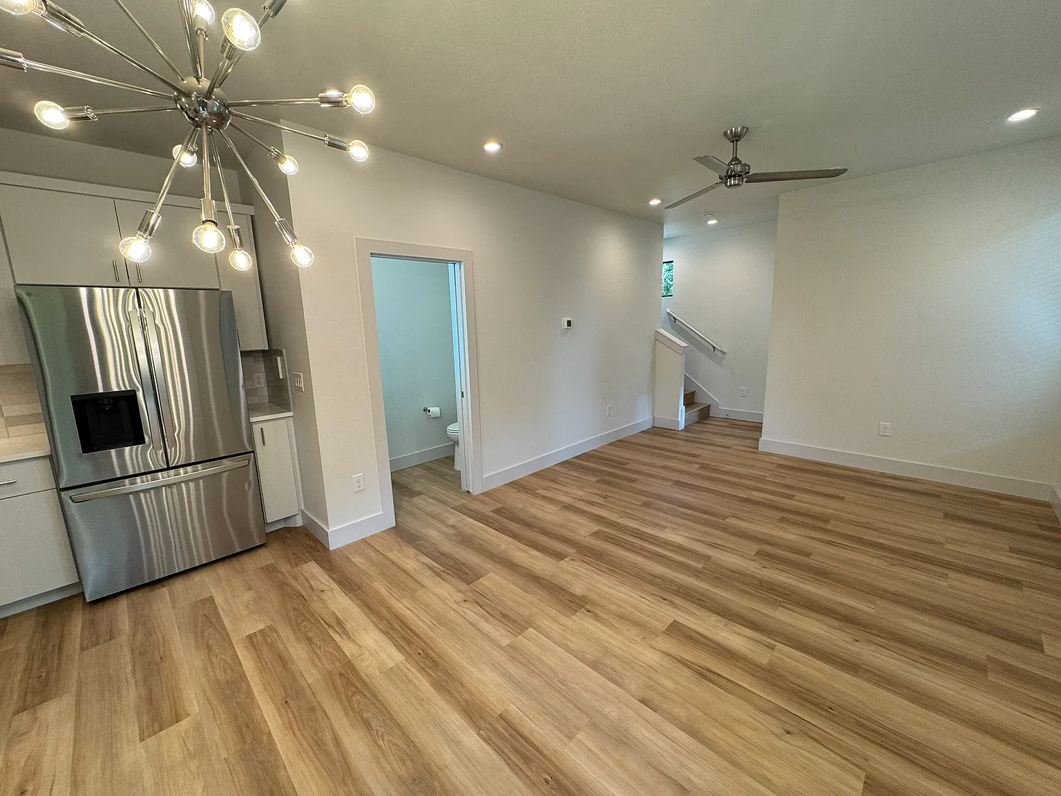 2 bed, 2.5 bath, 886 sqft, $2,400 — Photo 4
