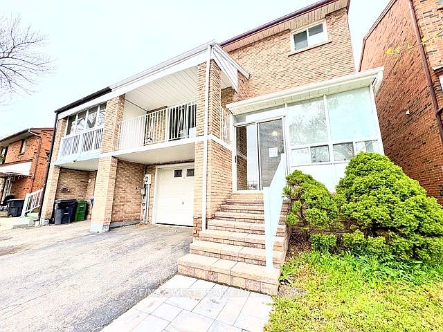 1st image of 26 Brownridge Cres