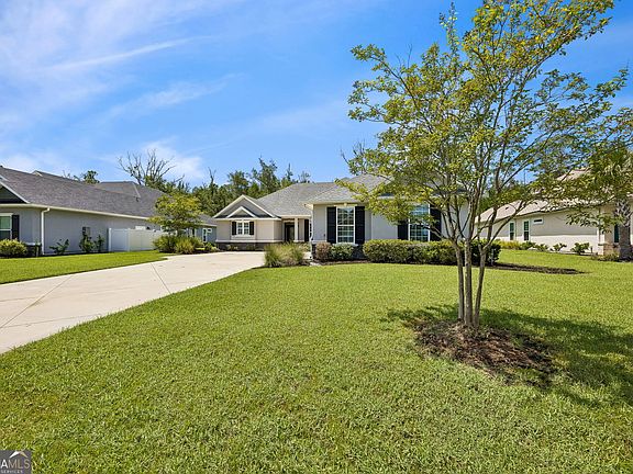 4th image of 239 Fiddlers Cove Dr