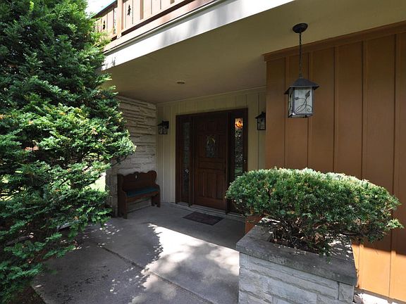 3rd image of 6355 Woodlea Dr