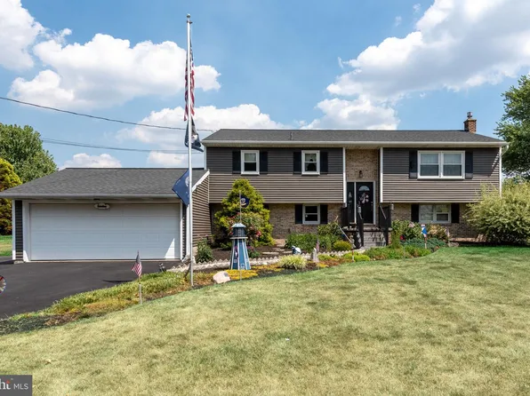 949 Brunnerville Rd, Lititz, PA 17543